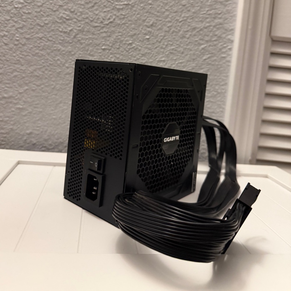 MSI GeForce RTX™3080 VENTUS 3X10G OC Graphics Card/Gigabyte P750GM+Power Supply - Picture 14 of 16